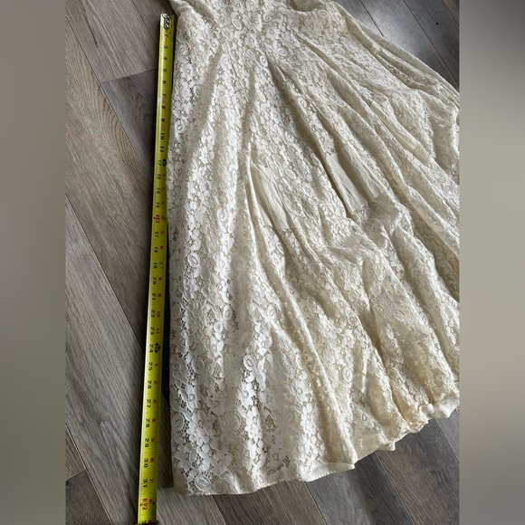 VINTAGE lace dress - Picture 4 of 7
